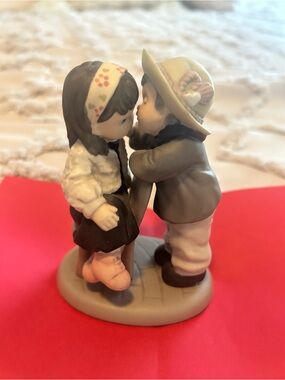 “Pretty as a Picture “Hand-Painted Boy and Girl Figurine - Cream, Pink, Brown